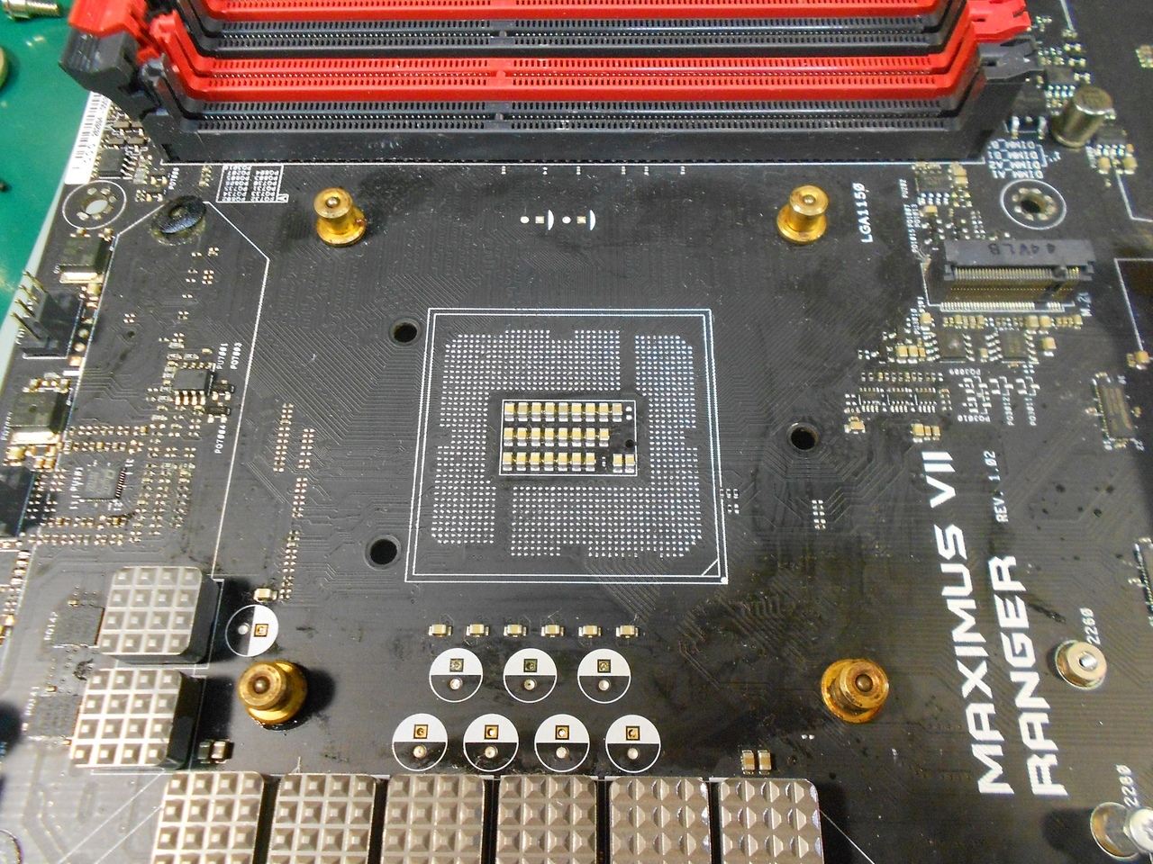 Repair motherboard Asus Maximus VII Ranger (LGA1150) with a socket filled with thermal paste - My, Repair of equipment, Motherboard, Soldering, Rukozhop, Socket 1150, Longpost