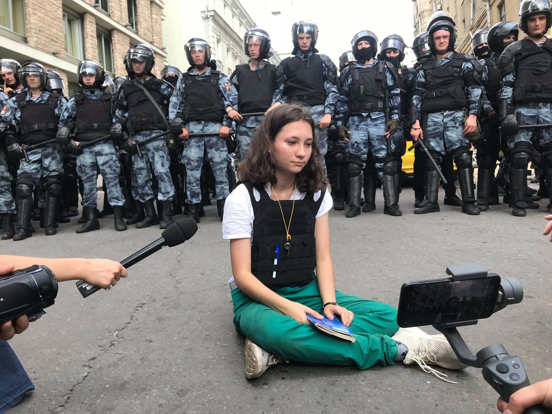 One of the most memorable participants in the Moscow protest is 17-year-old Olga Misik. - Politics, Protest, Video, Longpost, Olga Misik