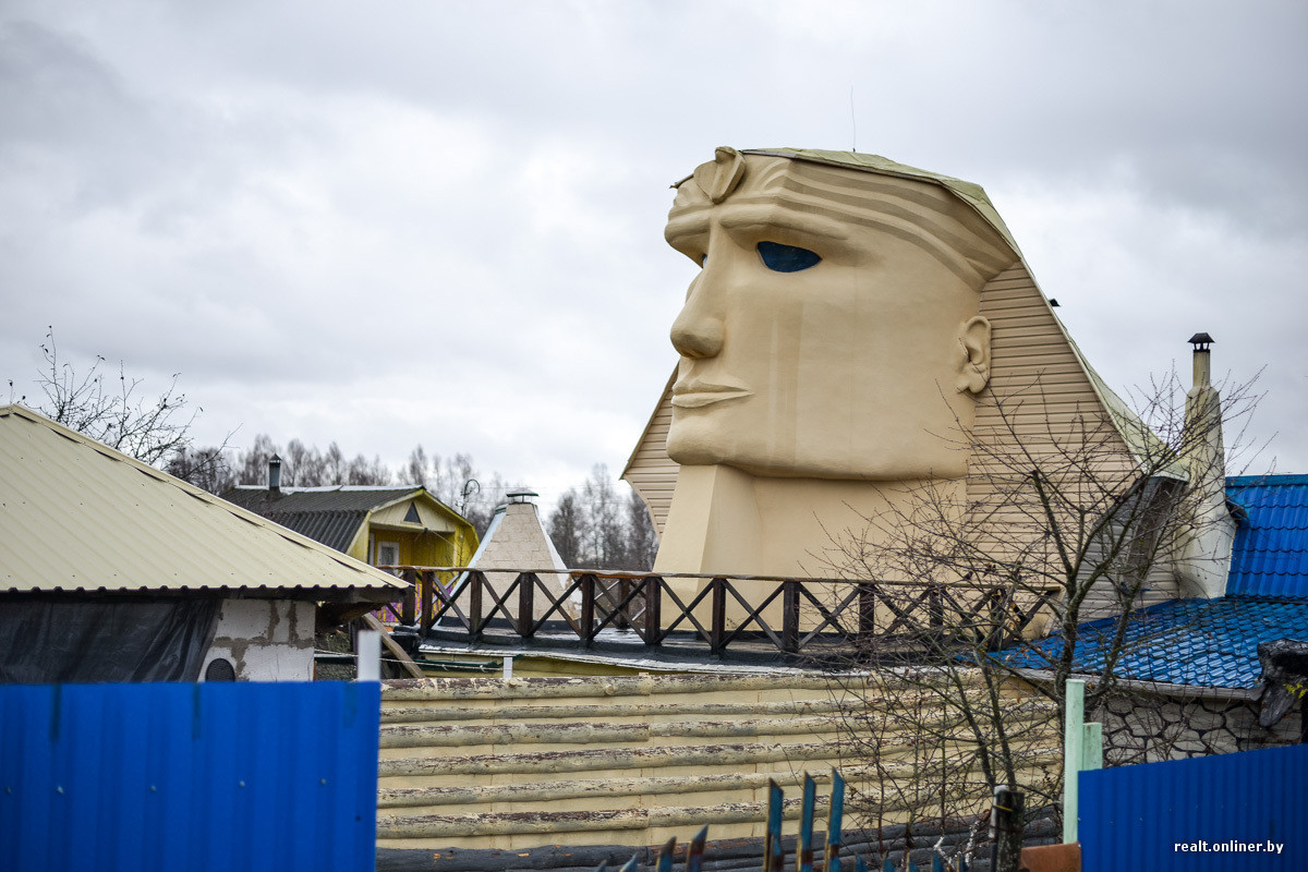 The Belarusian built a dacha in the form of a sphinx. - Republic of Belarus, House, Dacha, Sphinx