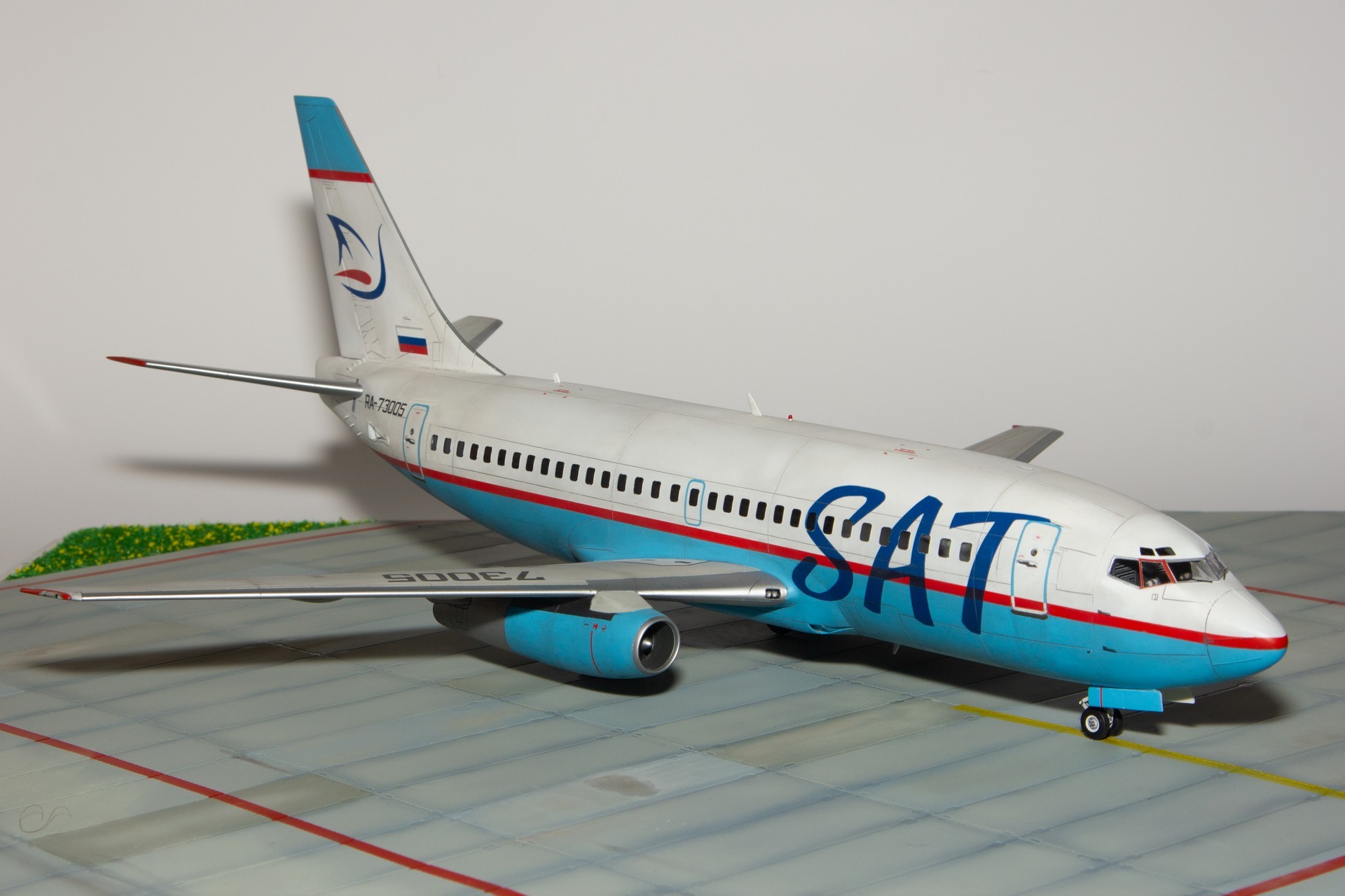 Boeing 737-200 plastic model in 1/72 scale from BPK - My, Boeing-737, Models, Airplane, Longpost, Needlework with process, Boeing 737