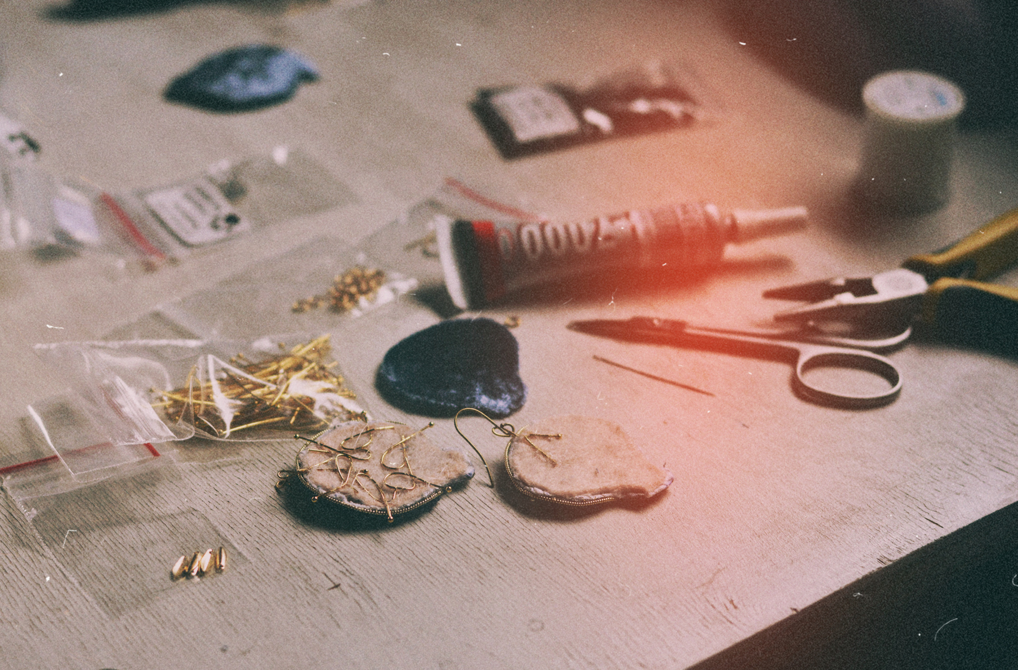 This is a tale of lost time, drafts sing in the split crown. - My, Satin stitch embroidery, Inspiration, Needlework without process, Earrings, Scull, With your own hands, Longpost