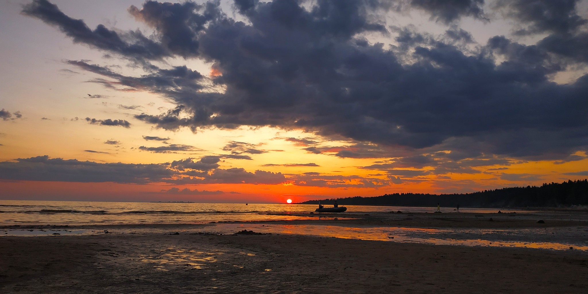 Sunset in Tarkhovka. Leningrad region. - My, Photo on sneaker, Sunset, Nature