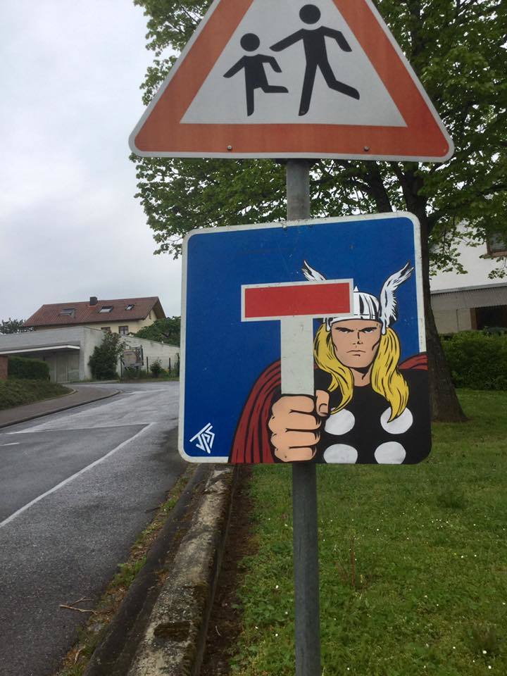 Beware, children - Road sign, Thor