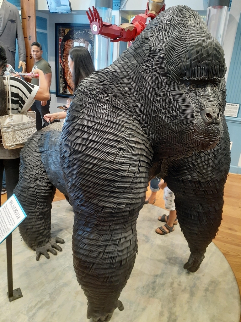 This gorilla is made of nails - Art, Animals, Gorilla, Nails