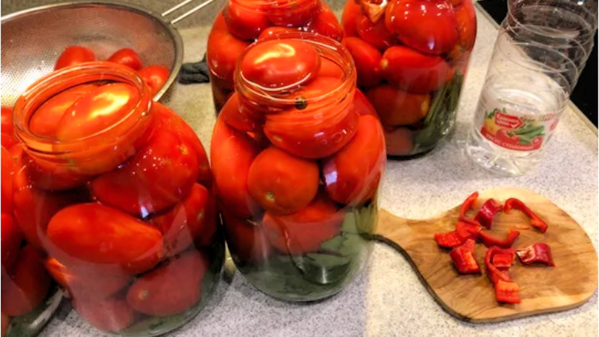 Tomatoes until the first cracked - a recipe for a delicious spin - My, Canning, Tomatoes, Recipe, Yummy, Longpost, Cooking