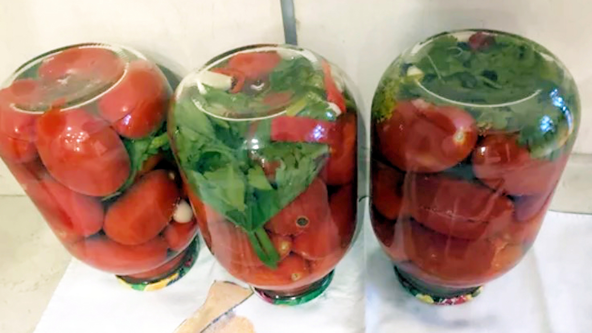 Tomatoes until the first cracked - a recipe for a delicious spin - My, Canning, Tomatoes, Recipe, Yummy, Longpost, Cooking