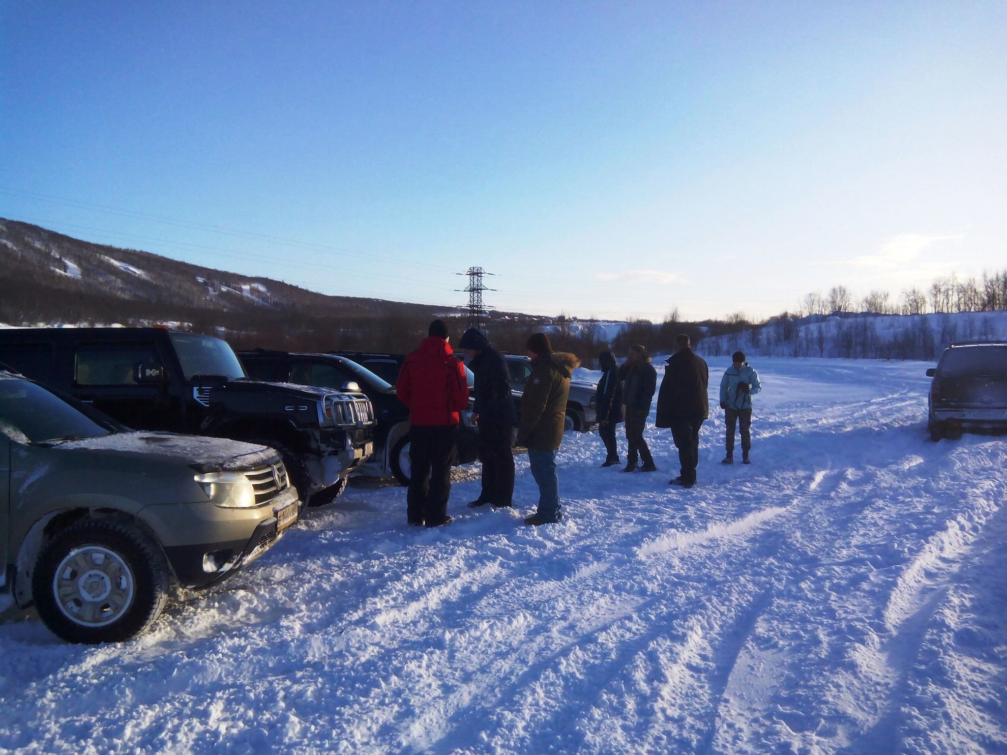 Duster vs Tahoe and Hummer. Дастер против монстров. Мурманск - Моё, Дастер, Хаммер, Мурманск, Снег, Мороз, Холод, Кольский полуостров, Видео, Длиннопост, Сhevrolet Tahoe, Renault Duster, Chevrolet Tahoe