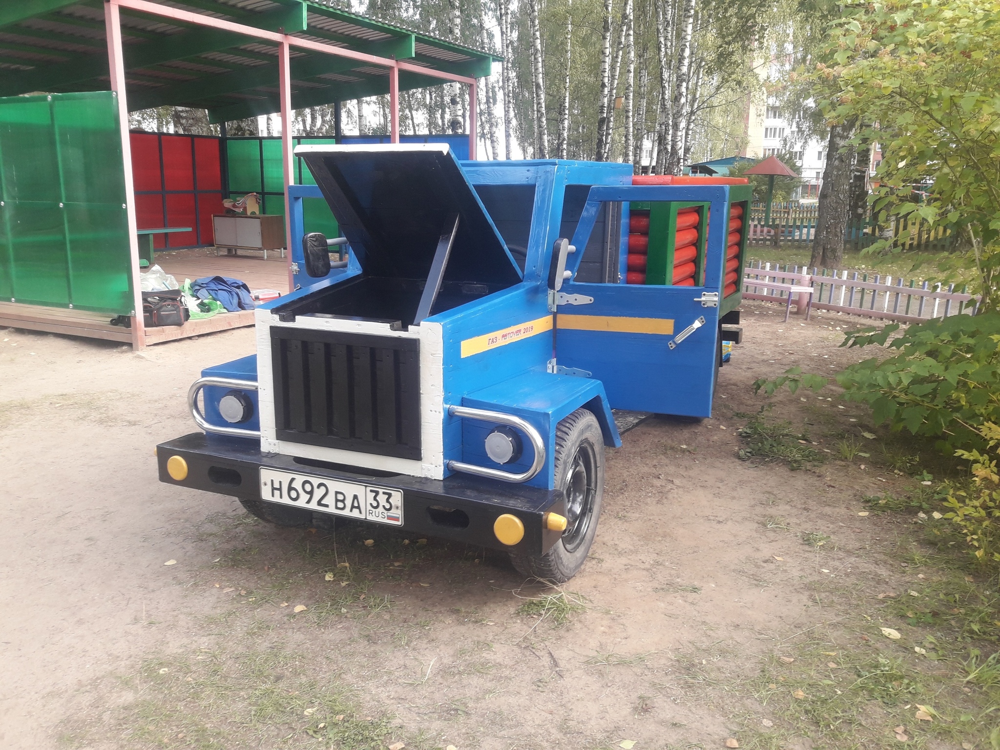 Сделай грузовичок. ГАЗ 3307 тягач. ГАЗ 3307 экспериментальный. Грузовик для детского сада. Грузовик из дерева для детского сада.