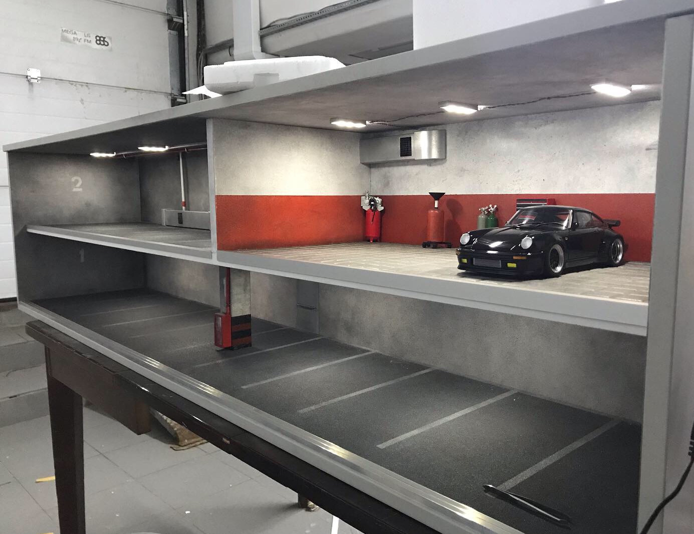 Диорама подземного паркинга для моделей 1 18