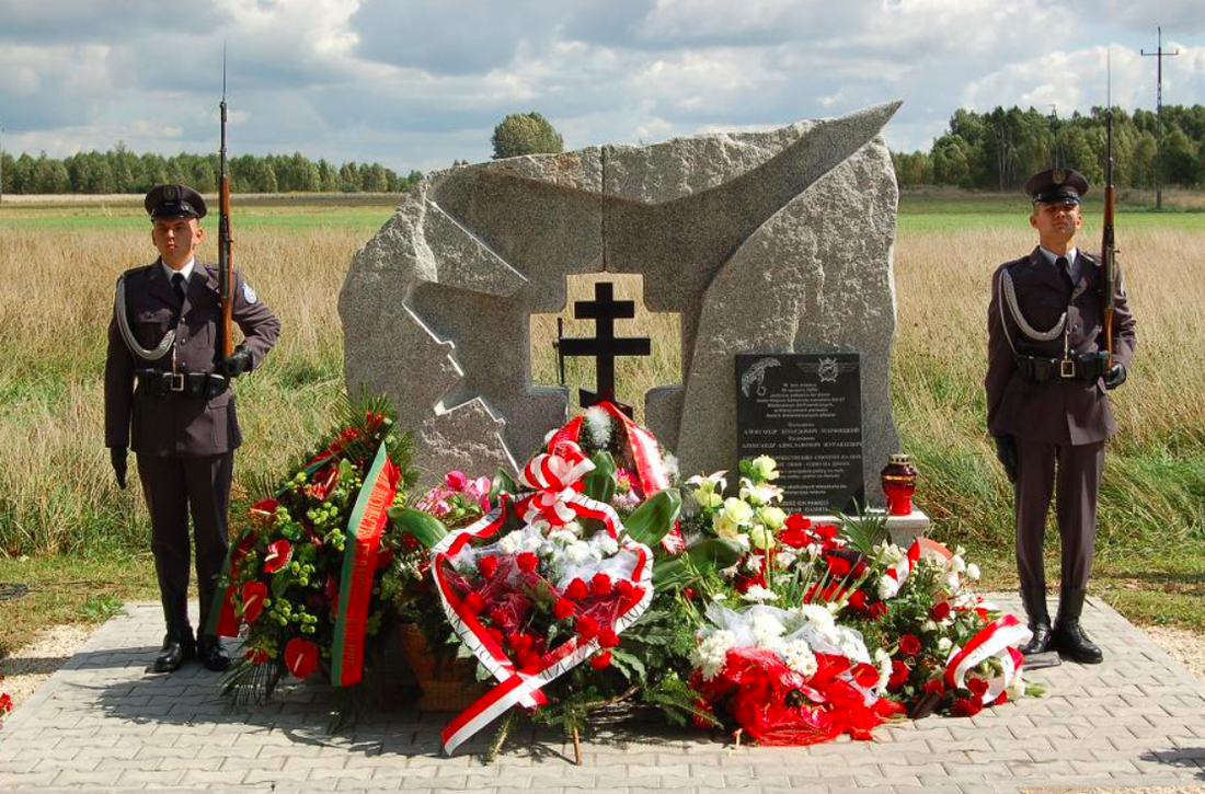 If they had ejected, the plane would have fallen on people. Ten years ago, two Belarusian pilots died saving Polish villages - Onlinerby, Baranovichi, Poland, Plane crash, Republic of Belarus, Longpost, Onliner by