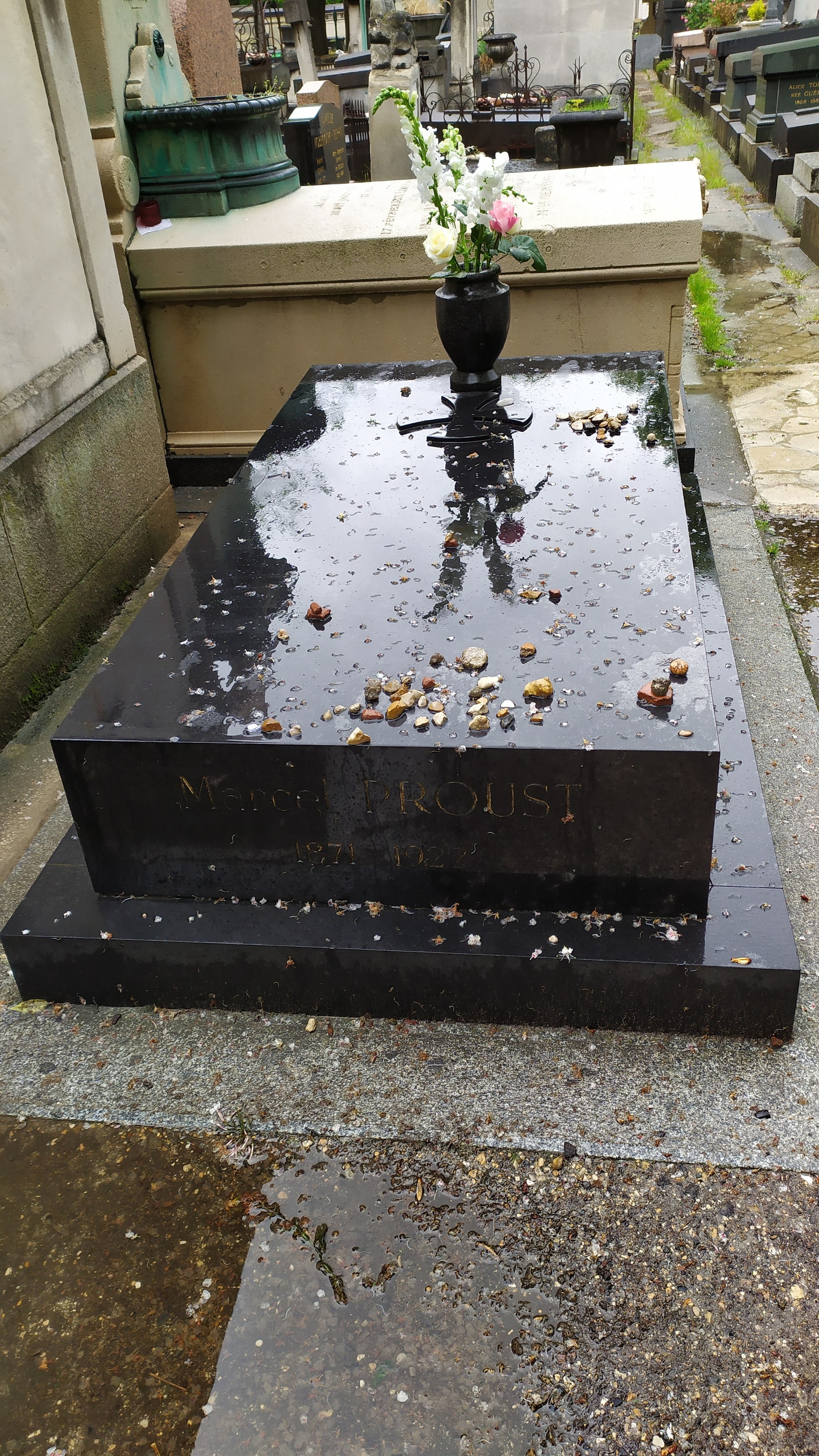 Graves of famous people in the French cemetery - My, Longpost, Cemetery, France, Literature, Music, Story