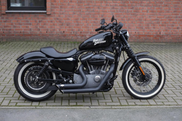 Harley Davidson Sportster 883 Black