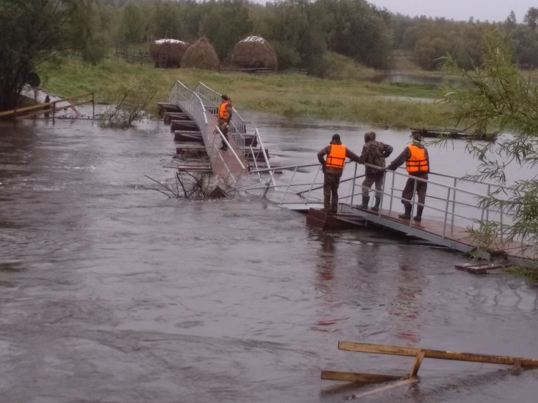 In the Urals, a new bridge, which residents have been waiting for two years, collapsed a day after opening - Bridge, , Serov, news, Collapse, Text, Negative, Ural