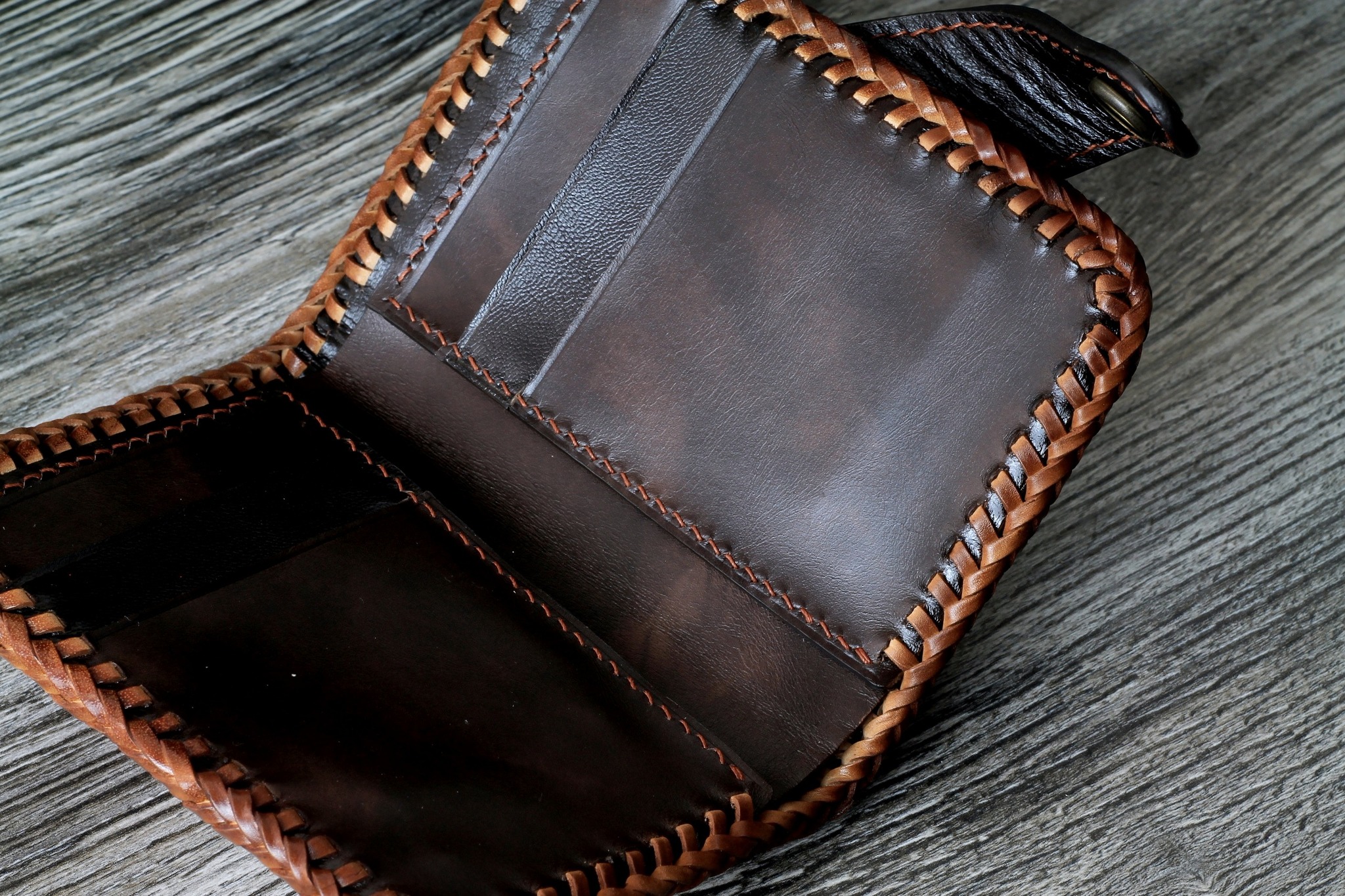 Leather wallet with embossed Lion couple - My, Wallet, Embossing on leather, a lion, Longpost, Needlework with process