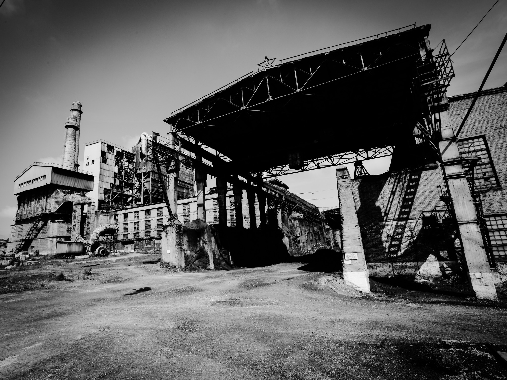 Abandoned cement plant in Spassk-Dalniy - My, The photo, Black and white, Black and white photo, Spassk-Dalny, Cityscapes, Abandoned factory, Longpost, Street photography