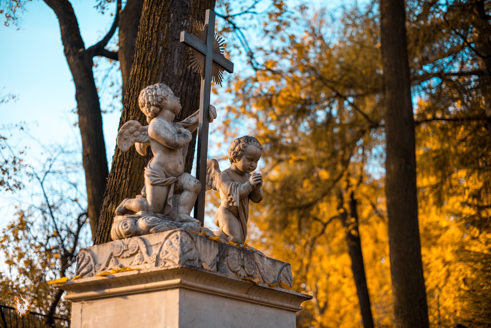 Золото Некрополя, Санкт-Петербург, осень '18 - Моё, Кладбище, Некрополь, Санкт-Петербург, Меланхолия, Осень, Видео, Длиннопост