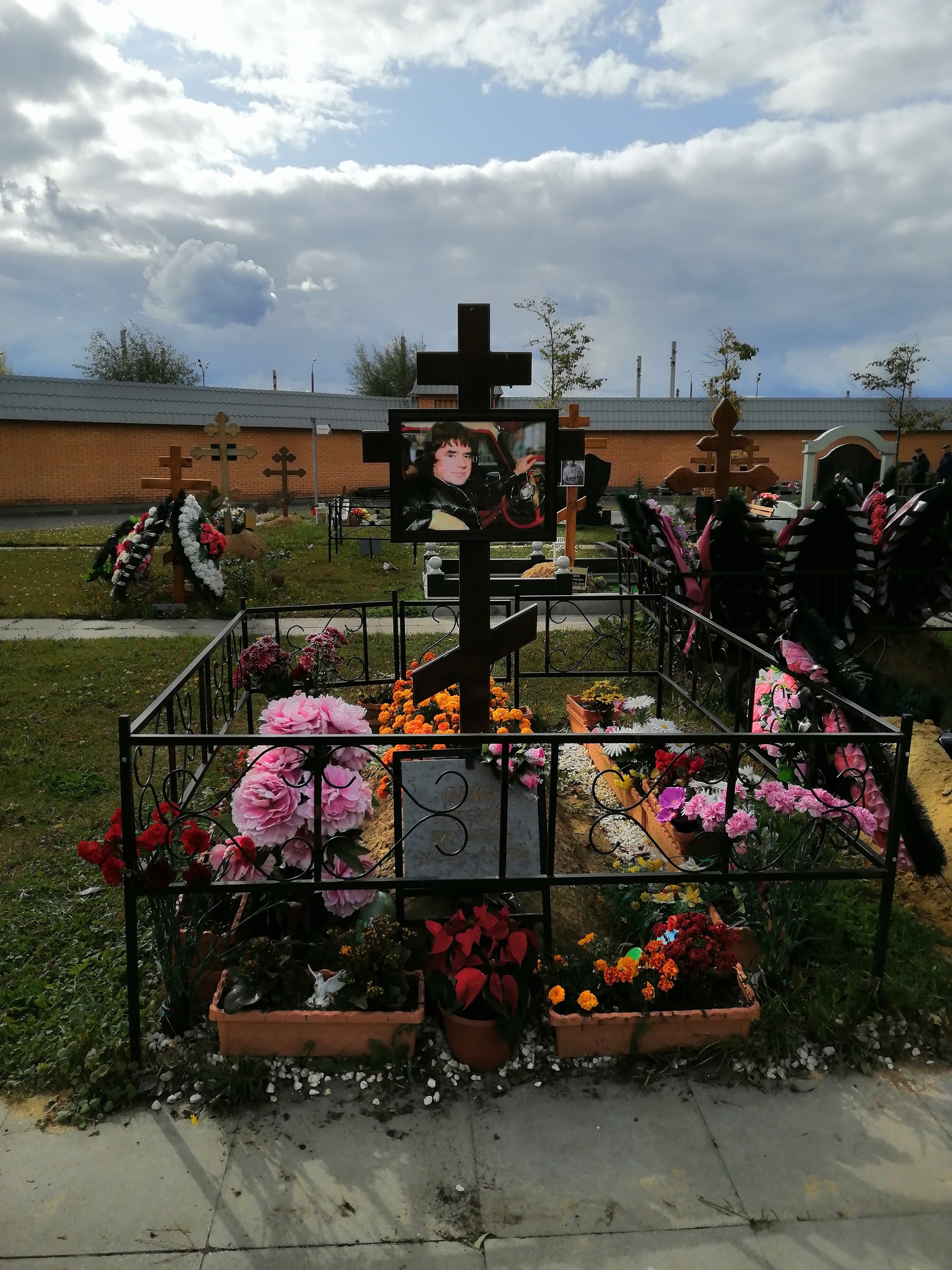 Троекуровское кладбище могилы