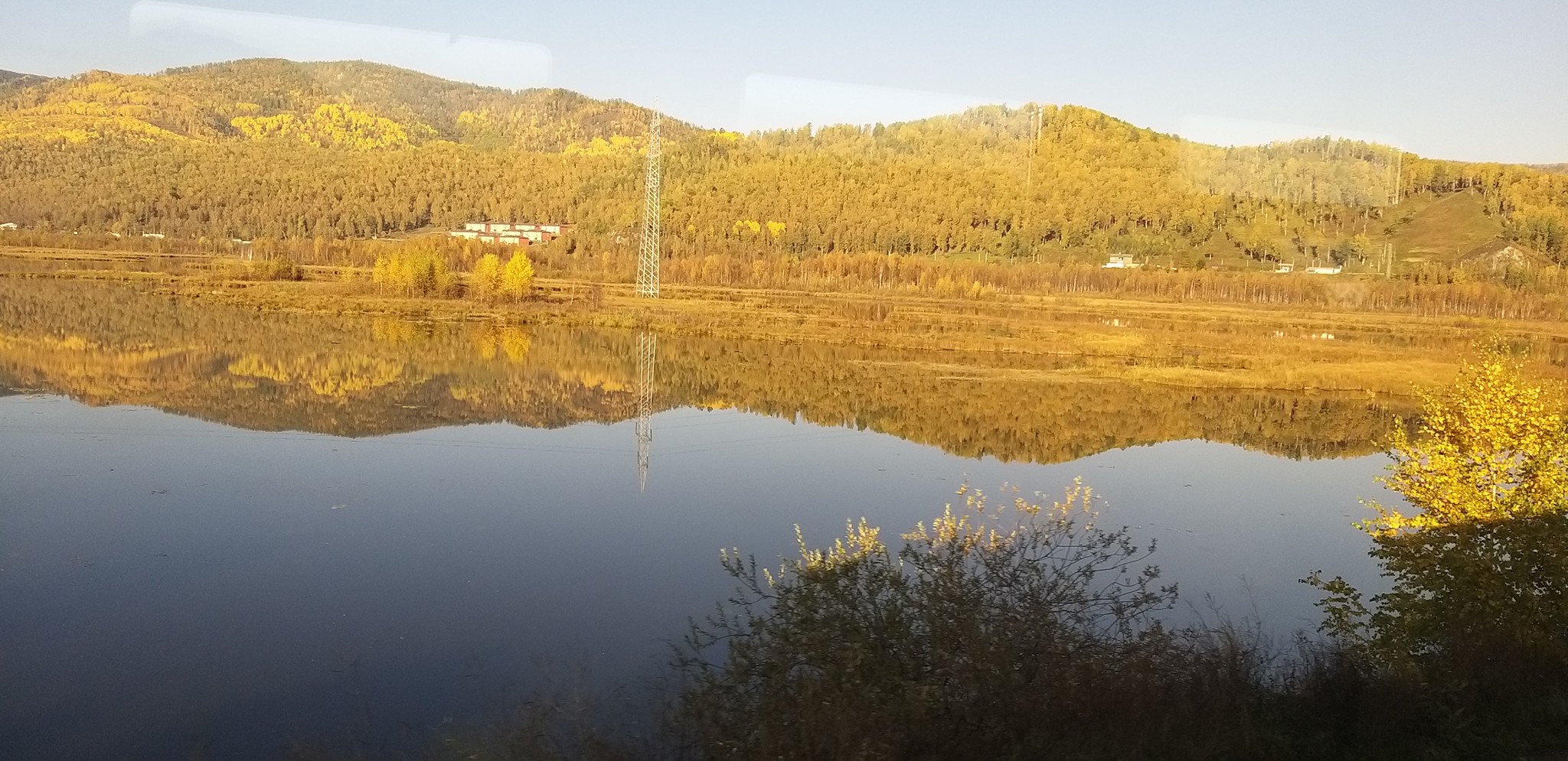 Зеркало Прибайкалья. - Моё, Байкал, Осень, Зеркало, Солнце, КБЖД, Слюдянка