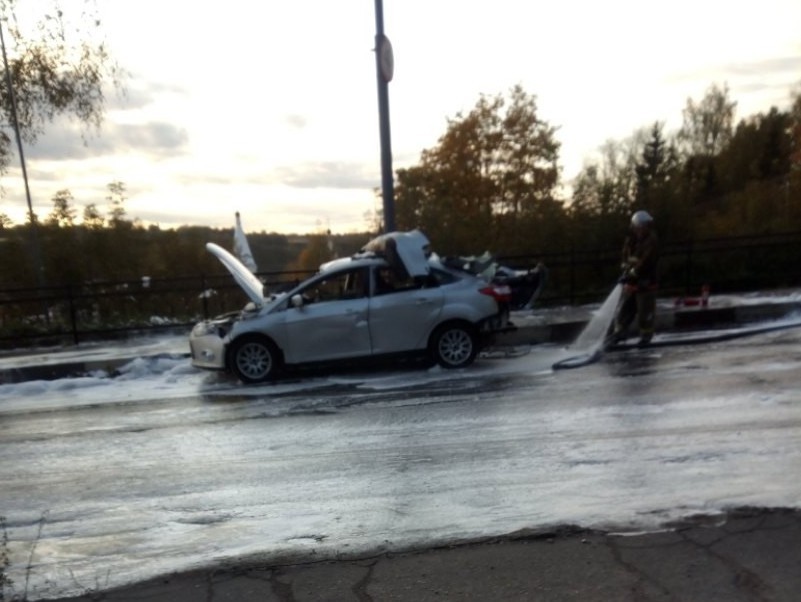 В Тверской области у автомобиля взорвался газовый баллон. - Автомобилисты, Тверская область, Россия, Газовое оборудование, Авто, Взрыв, Видео, Длиннопост, Новости