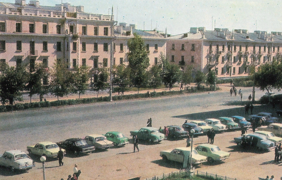 Магнитогорск воспоминания прошлого, приятные воспоминания.Фото Б. Клипиницера. - Магнитогорск, Прошлое, Театр, Дворец, Люди, Воспоминания, 20 век, Клуб история магнитогорска, Длиннопост