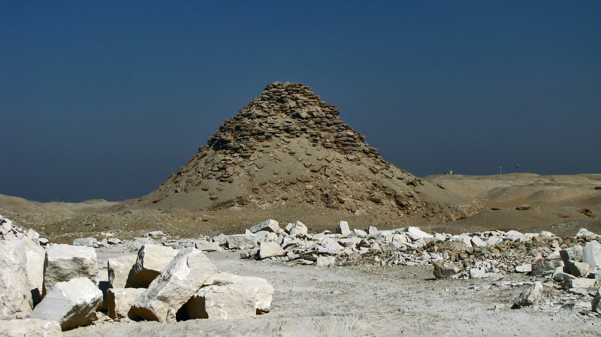 The pyramid in the sun sparkled like a huge shiny crystal - My, Egyptology, Pyramid, Geology, Pyramids of Egypt, Longpost