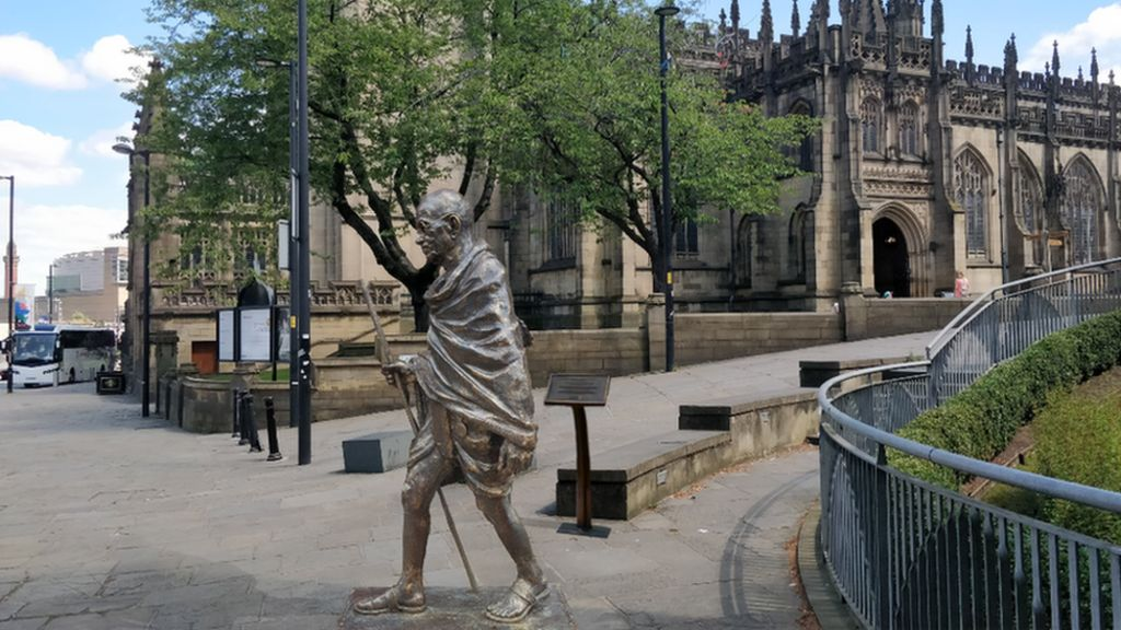 Remove the monument to the racist! Manchester students protest - Mahatma Gandhi, Racism, South Africa, Manchester, Longpost