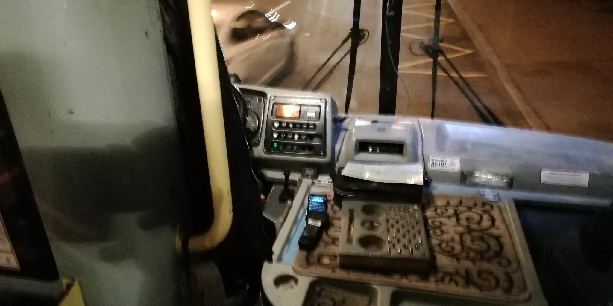 Why do drivers in St. Petersburg minibuses have a huge and bright turn signal indicator right in front of the driver’s face? - My, Saint Petersburg, Minibus