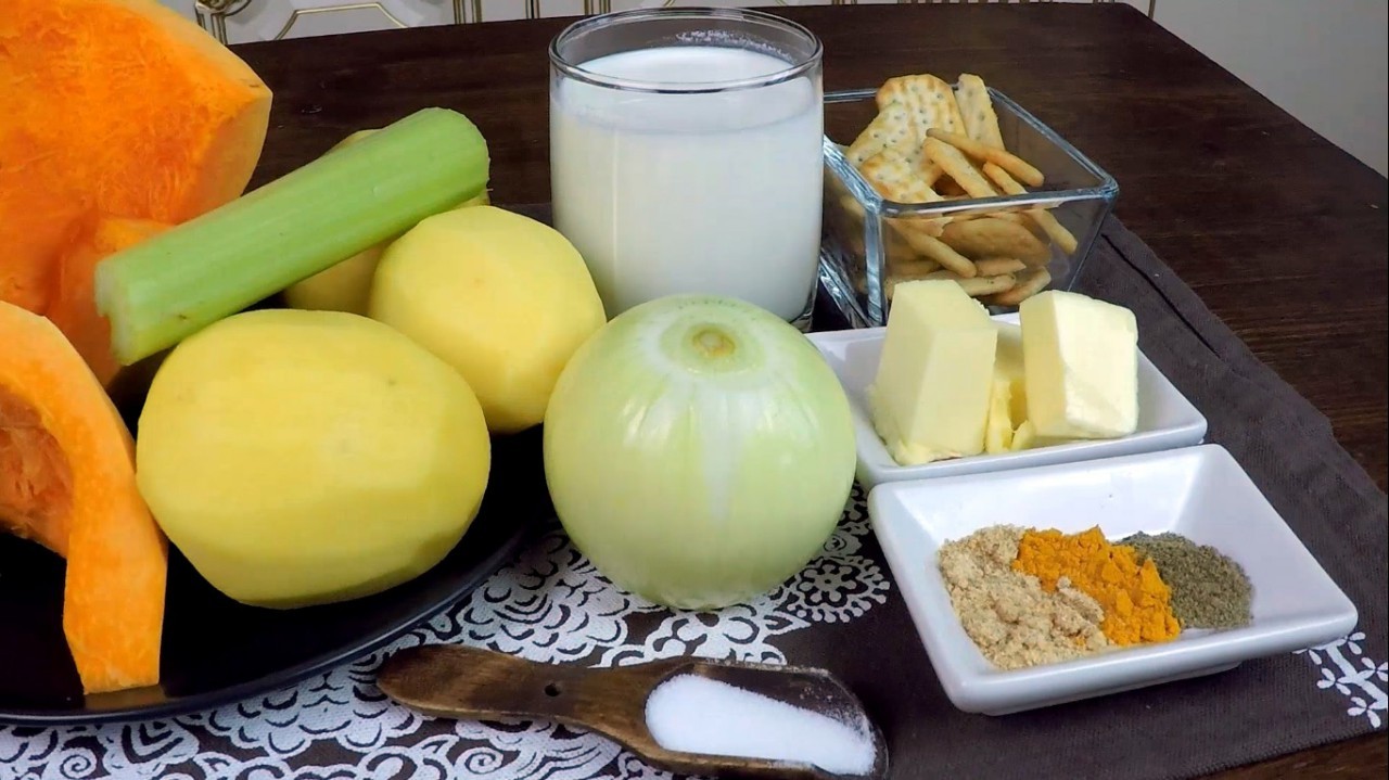 Pumpkin soup with crackers - My, Food, Recipe, Pumpkin, With grandfather at lunch, Video, Longpost