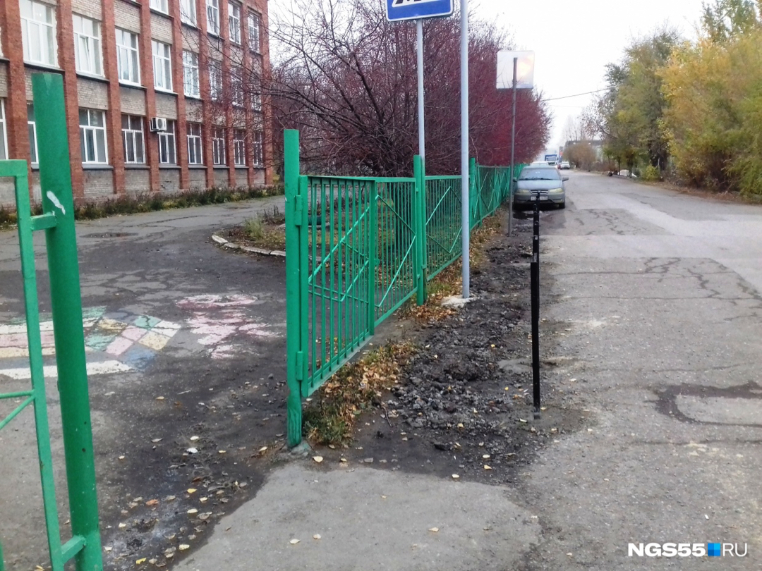 Omsk is a city of fences. - Omsk, Fence, Safety, Longpost