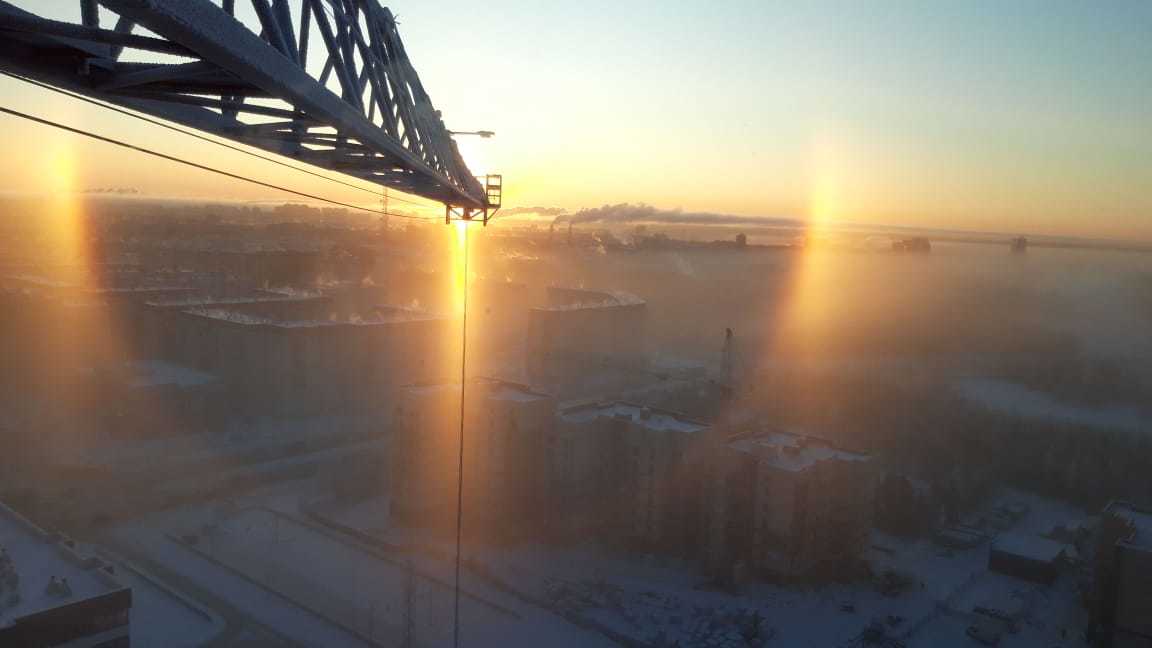 Solar halo from the cabin of a tower crane - My, The sun, Halo, Surgut, freezing, Tower crane, North