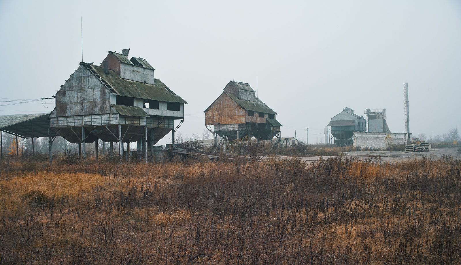 Go your way, stalker... - My, Autumn, Fog, Abandoned