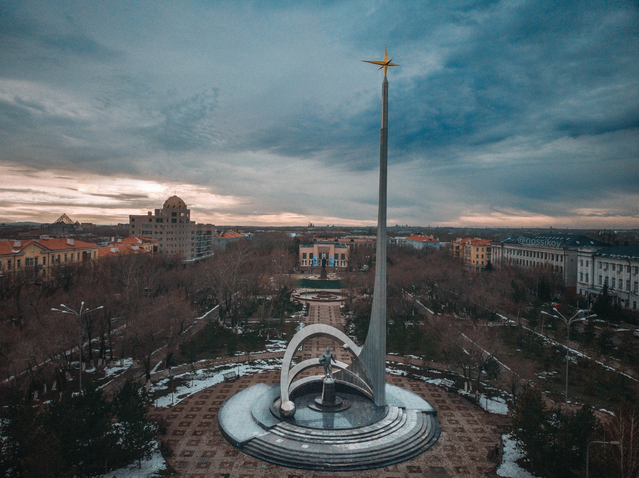 Памятник космонавтике. Караганда, Казахстан | Пикабу