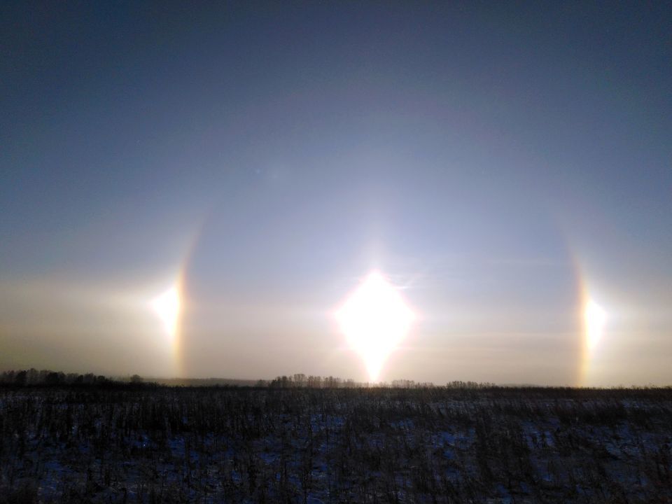 Halo, I think that's what it's called. - My, freezing, The sun, Halo, The photo, Ural, Yekaterinburg, Longpost