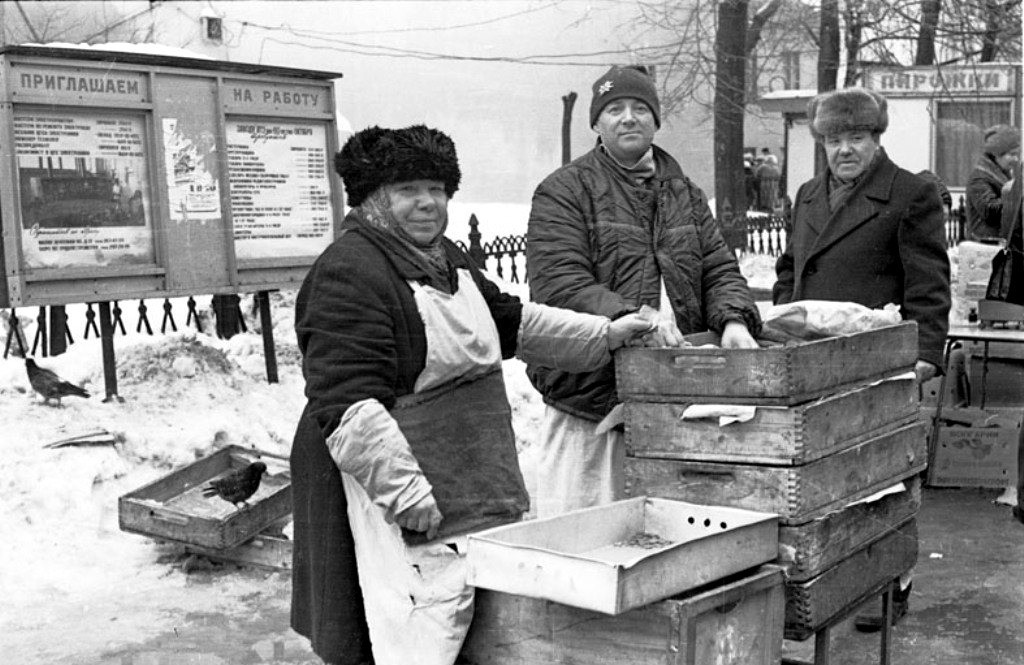 Queue and pigeons on Red Square, early 60s - the USSR, The photo, Longpost, A selection