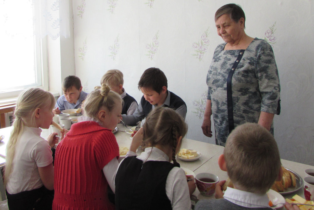 School lunch for 10 rubles, free repairs and Labor Day - My, School, Сельское хозяйство, Teachers and children, Garden, Occupational therapy, Agricultural work, Upbringing, Parenting, Longpost