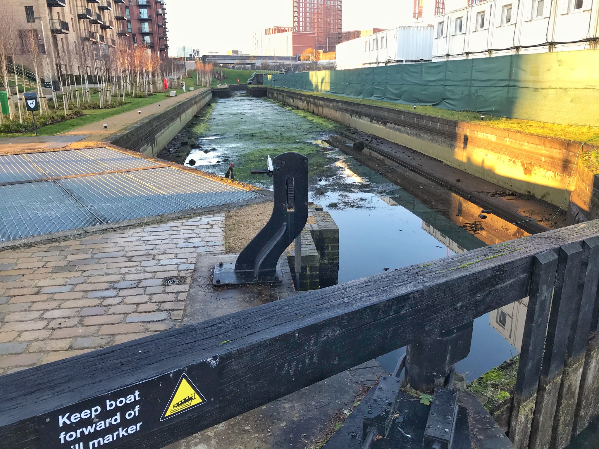 Just a canal lock in Manchester - My, Gateway, Channel, England, Manchester, Longpost