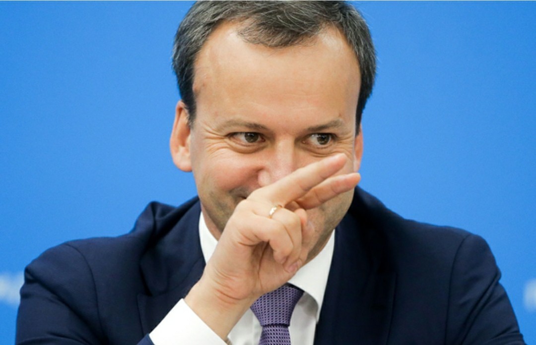 Could you tell me what country Dvorkovich, a so-so politician-economist and friend of the president and prime minister, lives in? - Tag, Etc, Chess