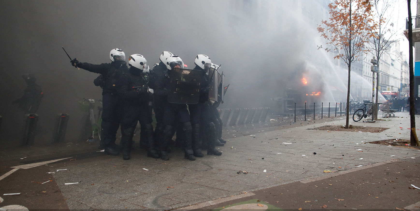 А Париж опять горит... - Желтые жилеты, Франция, Беспорядки, Политика, Длиннопост, Яндекс Дзен