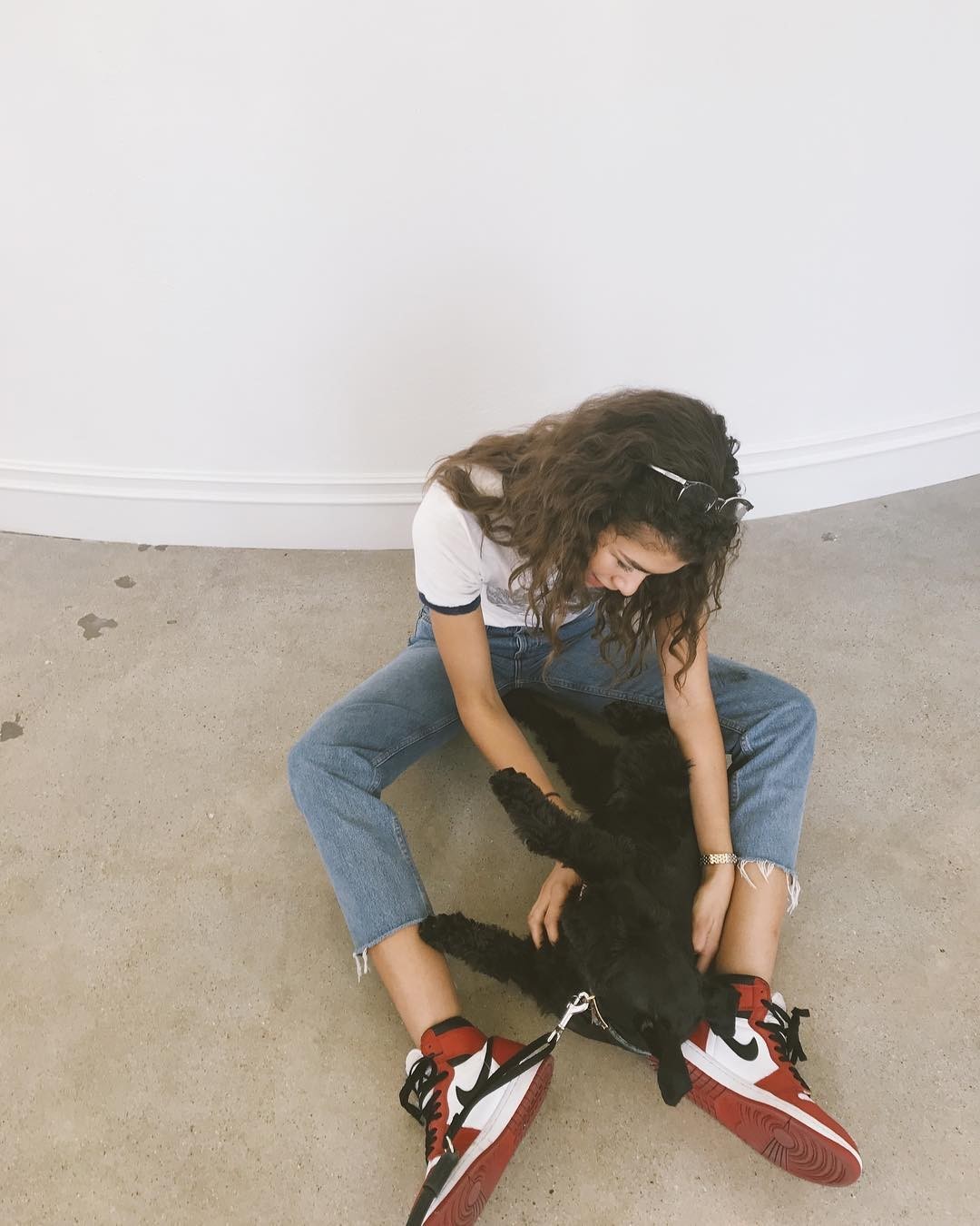 Girls and sneakers. Zendaya Beautiful girl and her cool sneakers - Sports girls, Girls, Sport, Fitness, Sneakers, Longpost