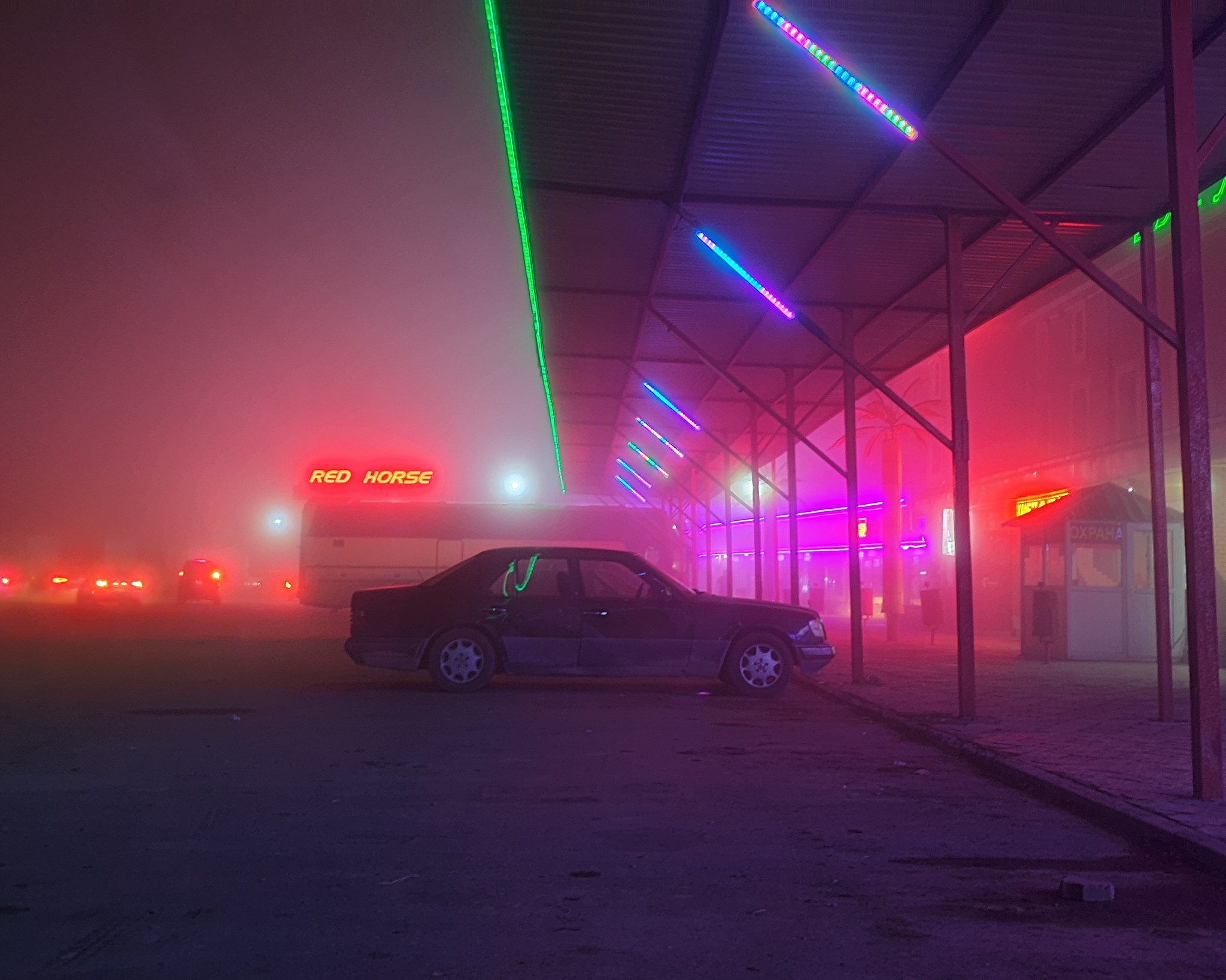 Quite atmospheric - My, Night, Fog, The photo, Cyberpunk, Retrowave