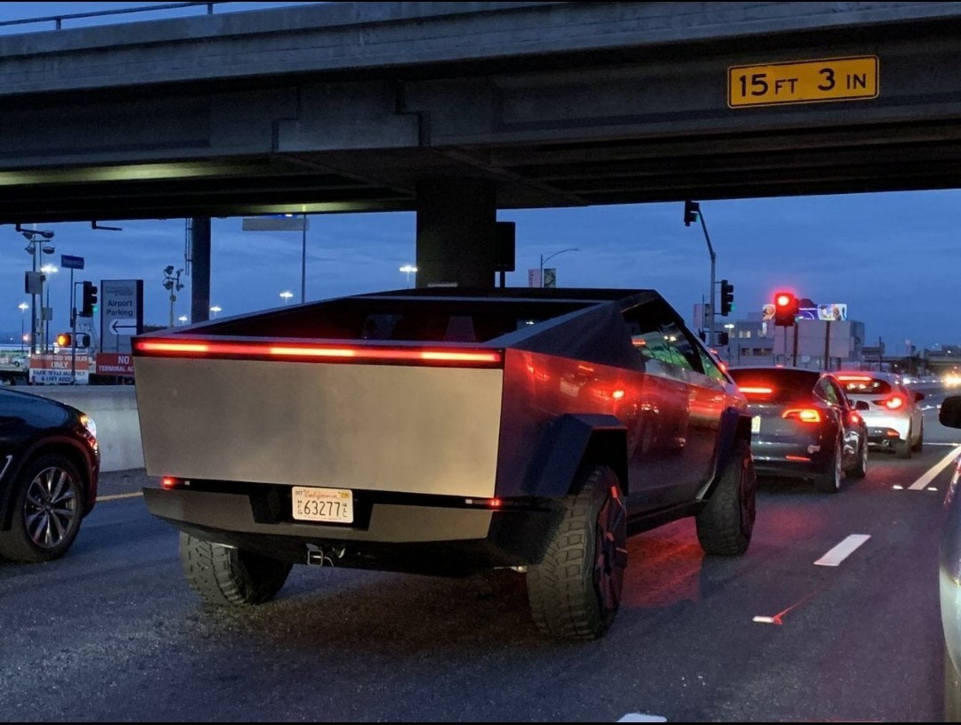 Cybertruck appeared on the roads of Los Angeles again - My, Elon Musk, Tesla cybertruck, Tesla, Los Angeles, news