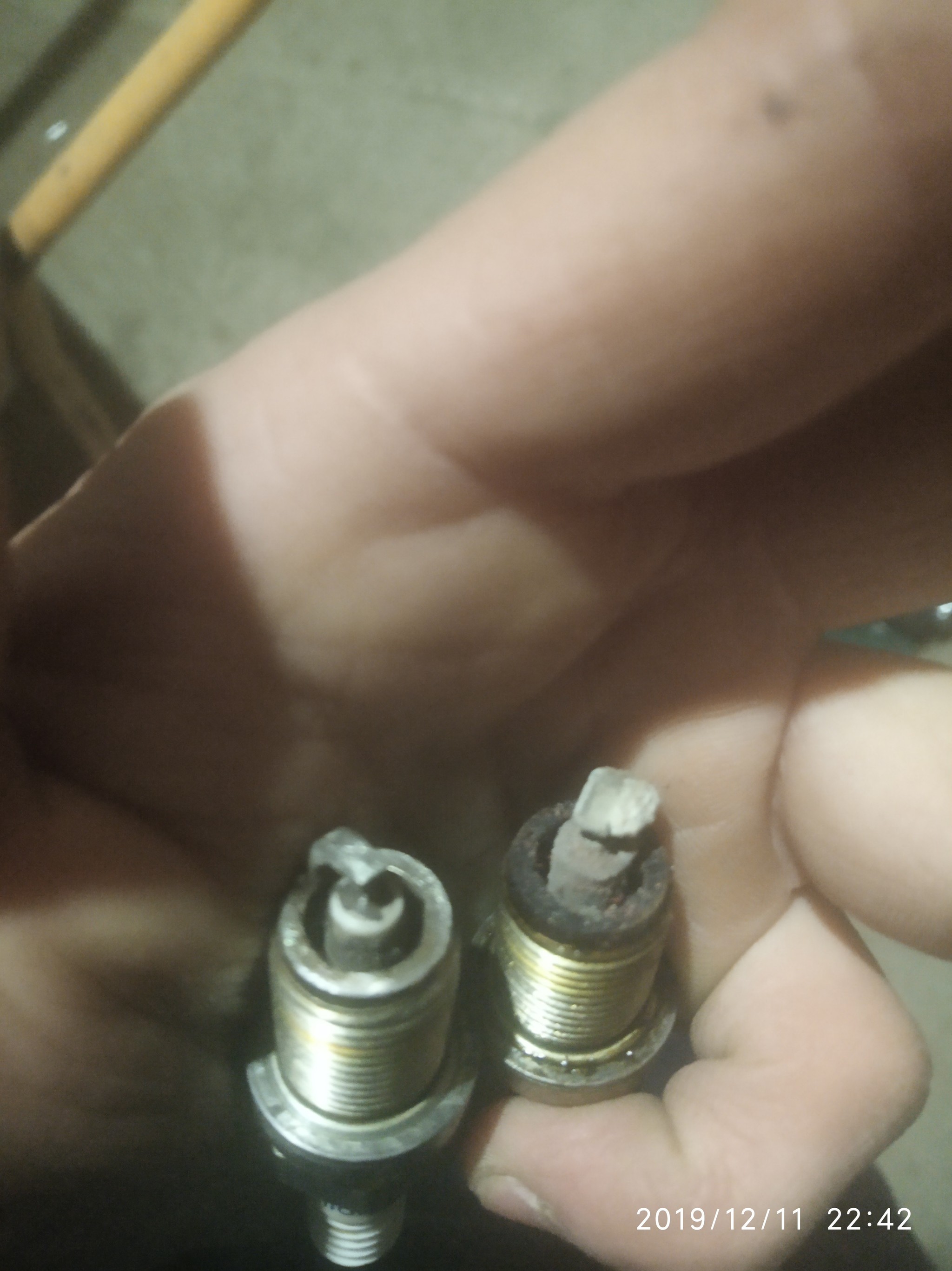 #Candles #carbon deposits - My, Spark plug, Carbon, Longpost