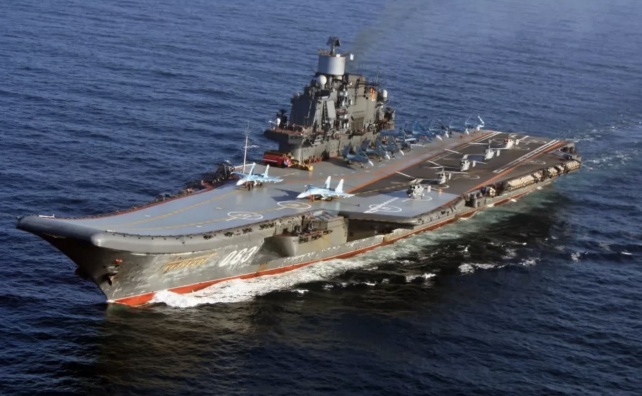 Прощай "Кузьма"...? Пожар на авианесущем крейсере "Адмирал Кузнецов" |  Пикабу