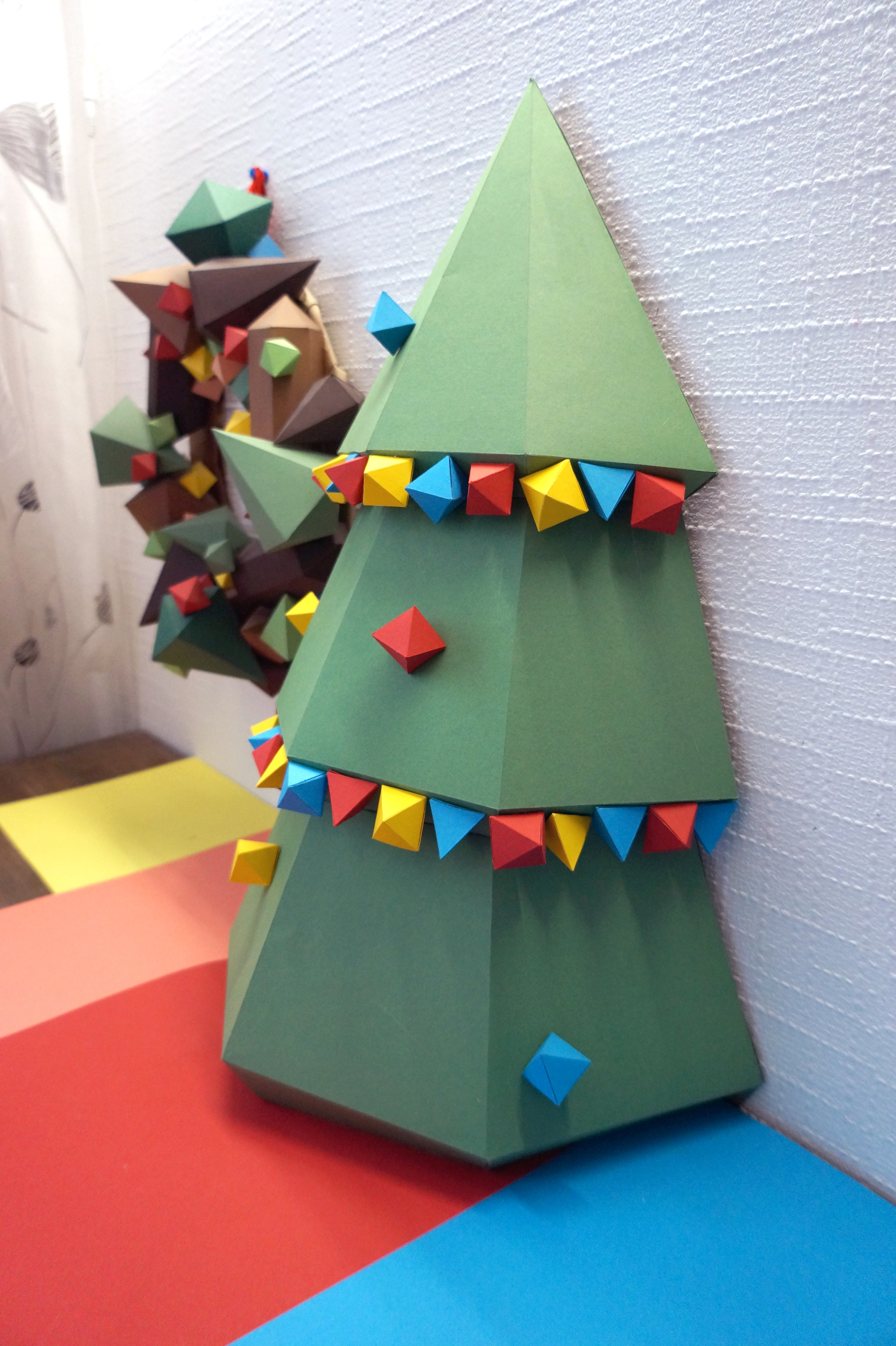 Christmas tree at minimum wages - My, Papercraft, With your own hands, Preparing for the new year, New Year, Low poly, Longpost, Needlework with process