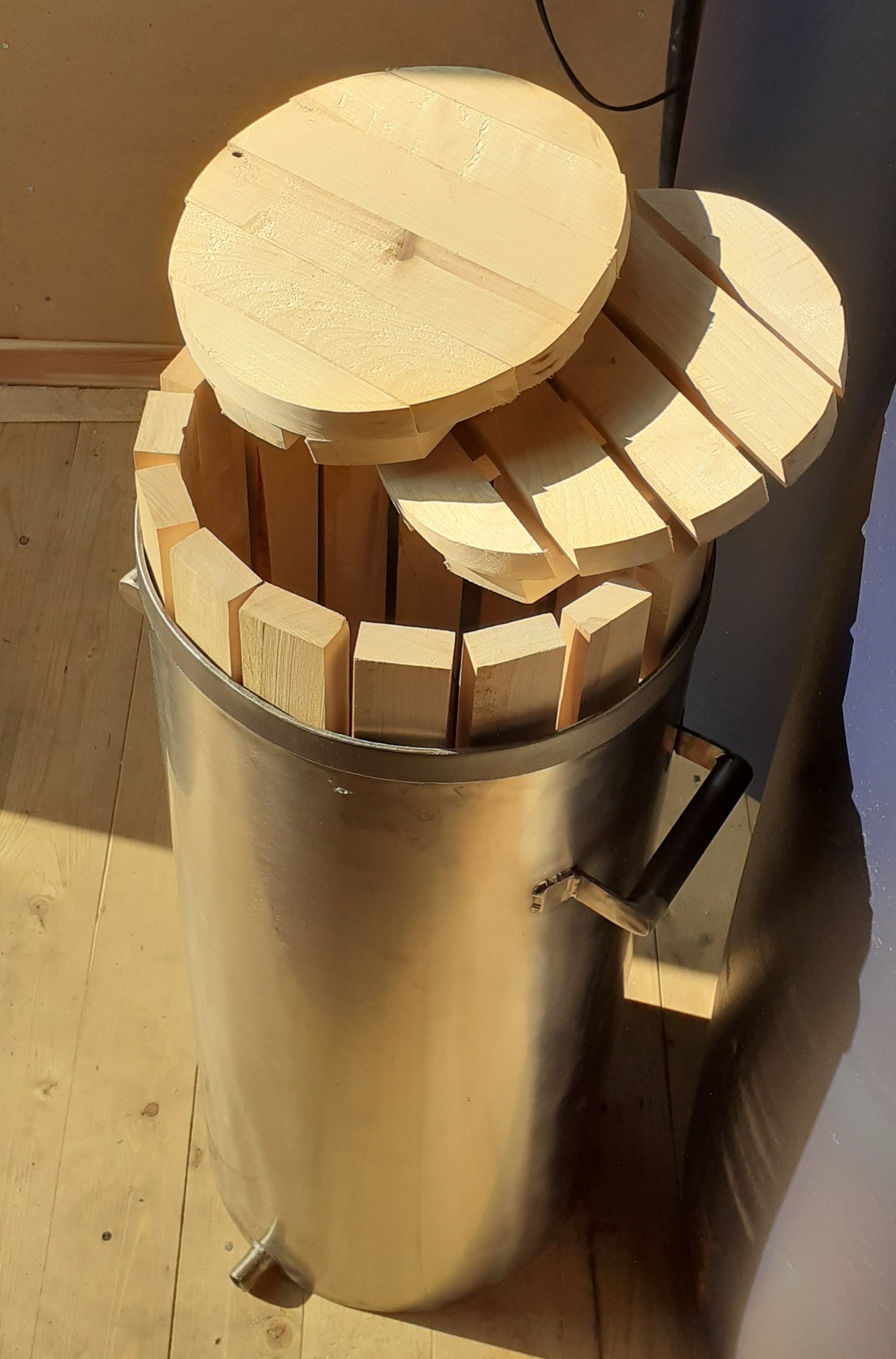 Our hands are not for boredom) - My, Apple Press, Hobby, Calvados, With your own hands, Longpost