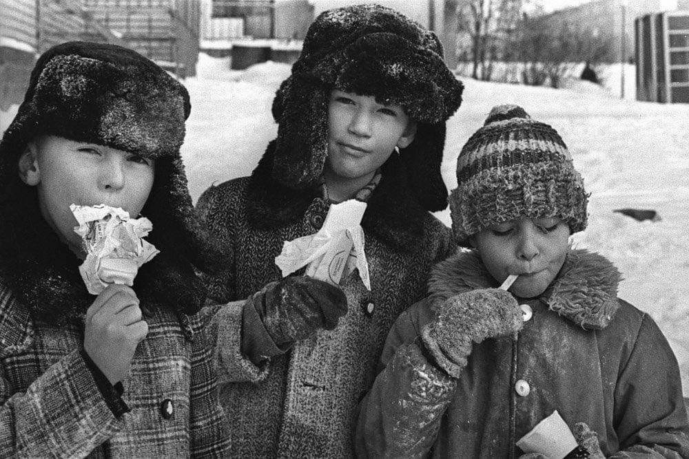 Детство - Дети, Зима, Сделано в СССР, Фотография, Черно-белое фото