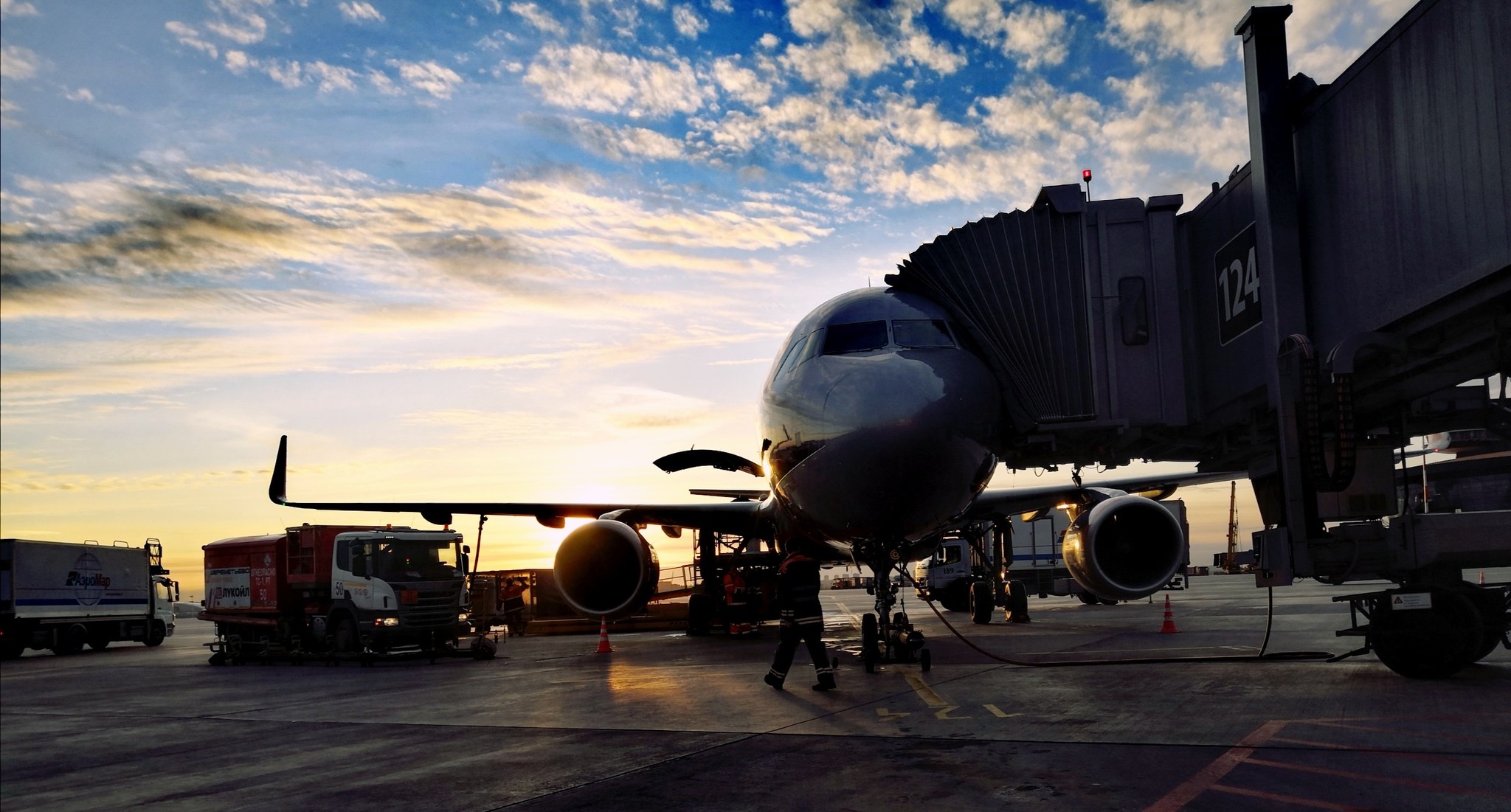 Airport (photos) - My, The airport, Airplane, Platform, Aviation, Mobile photography, The photo, Airbus A320, Boeing 777, Longpost