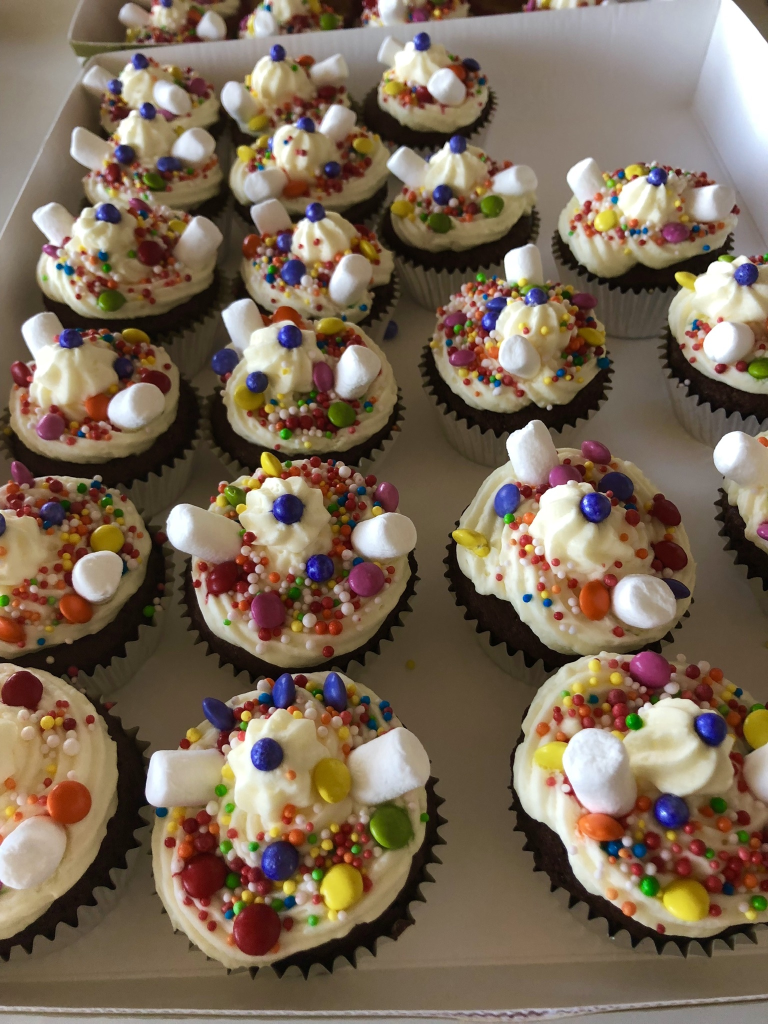 Cupcakes/cupcakes for children - My, Dessert, Children's holiday, Mobile photography, Longpost