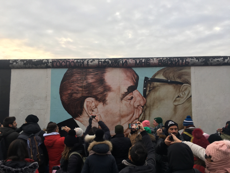 Expectation, reality and the Berlin scammers - Berlin Wall, Fraud, Graffiti, Travels, Expectation and reality, Germany, Video, Longpost