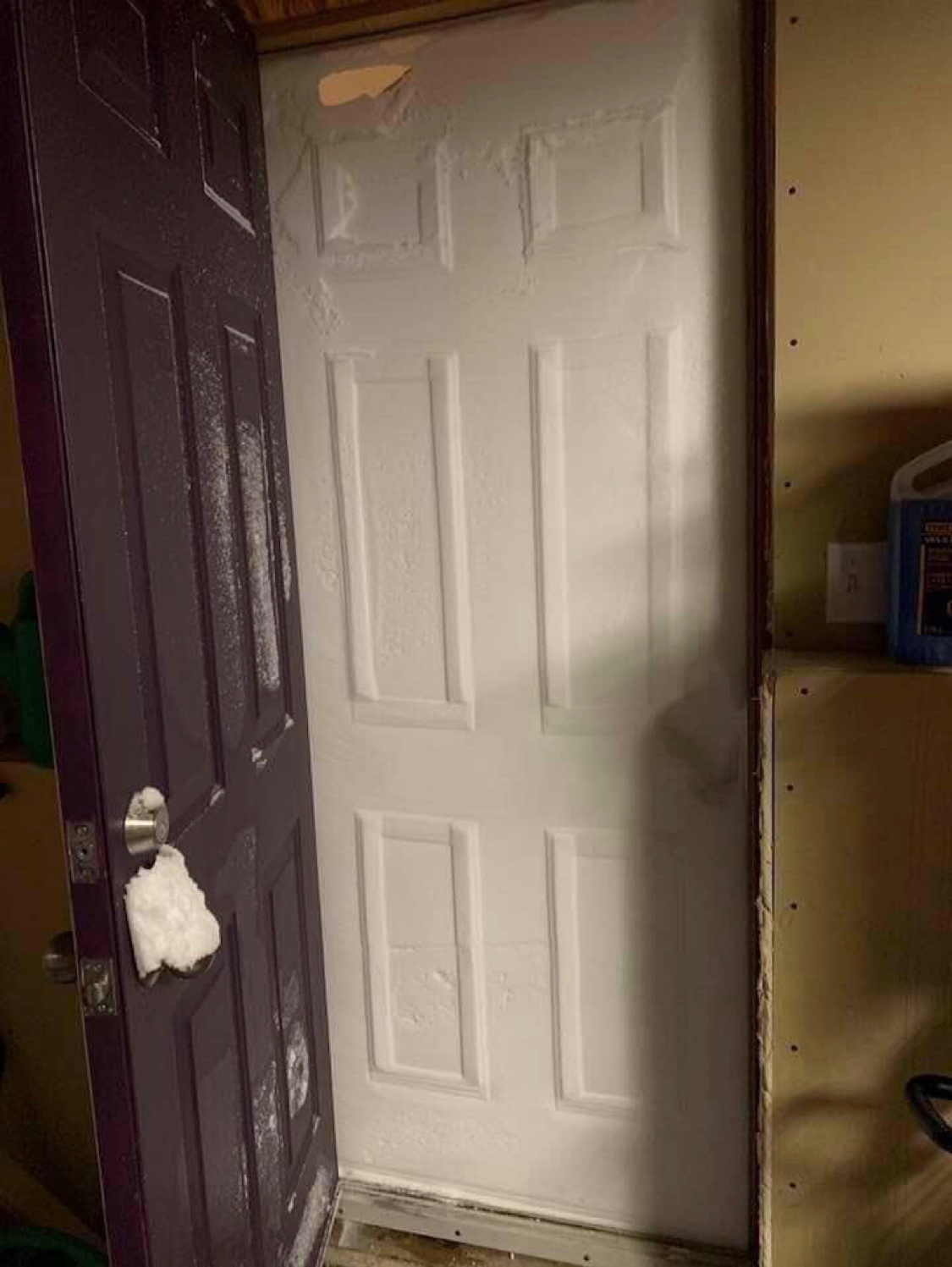 Morning in Canada - Snow, Canada, Door